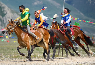 Tibetan children's horse racing
