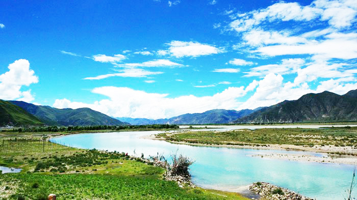 Nagqu River, the headwater of the Salween in Tibet