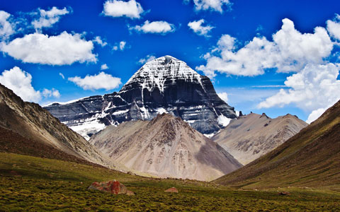 How to Reach Kailash Mansarovar from Delhi by Road, by Flight, and by Train?