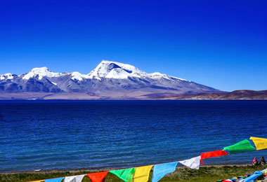 Holy Gurla Mandhata and Sacred Lake Manasarovar Holy Gurla Mandhata and Sacred Lake Manasarovar