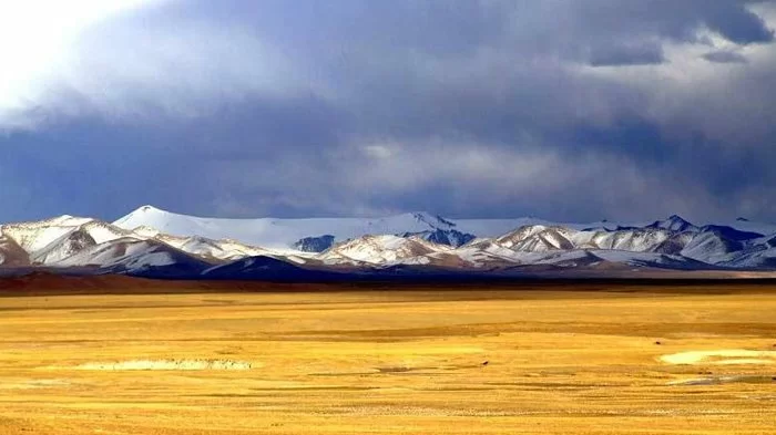 The stunning scenery along the Qinghai-Tibet Railway