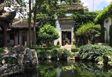 Peaceful Ke Zhi Garden is free from hustle and bustle, with exquisite ancient Chinese garden design.