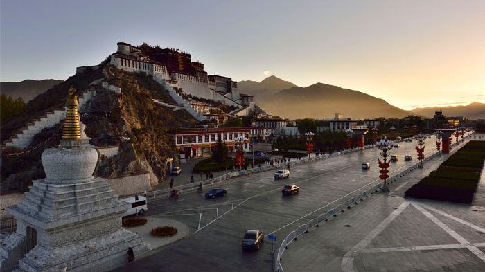 With an altitude of 3,658m, Lhasa is the spiritual heart of Tibet.