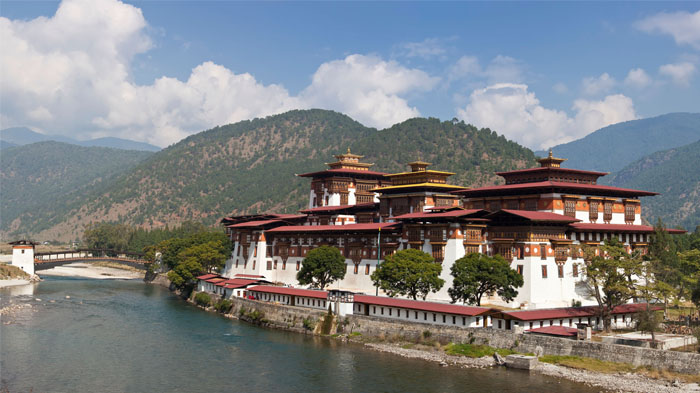 Bhutan Punakha Dzong in Autumn