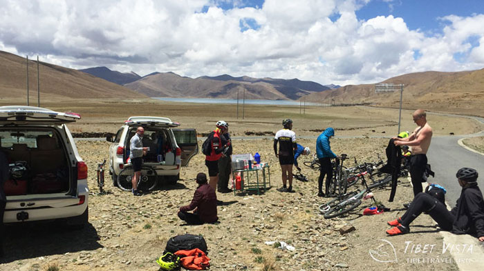 Lhasa to Kathmandu cycling tour