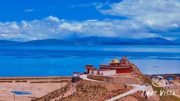 Chiu Monastery at Lake Manasarovar