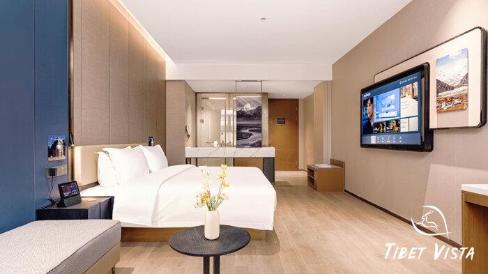 room of the Kailash Marriott International Hotel