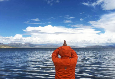 At the Manasarovar lakeside, you can engage in meditation.