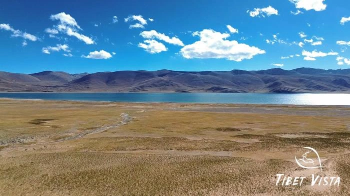 Gongzhucuo on the way from Saga to Lake Manasarovar
