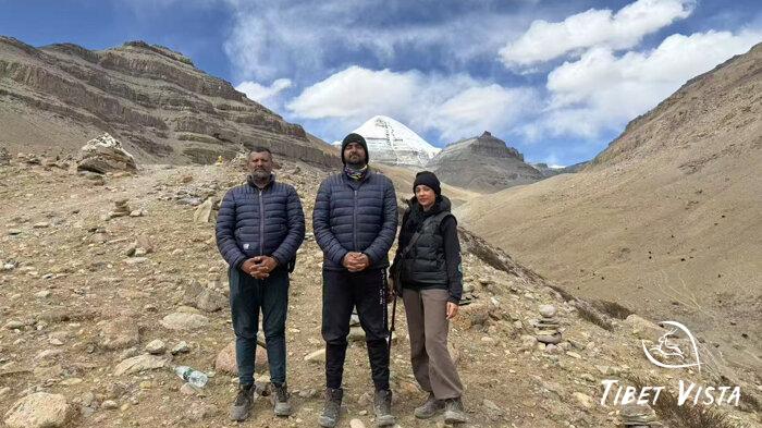 Hindus pray before holy Mt. Kailash
