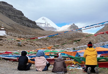 Our guests meditated before the holy Mt. Kailash during the Mt. Kailash kora