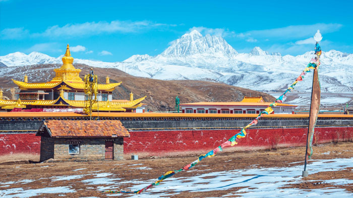 Yala Snow Mountain and Tagong Temple in Kham Tibet