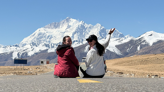 Clear views of snow-capped Mount Everest