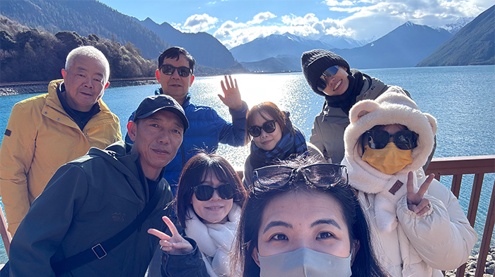 visit Basumtso Lake in Nyingchi