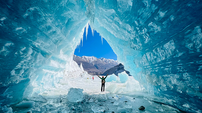 The blue ice cave of Laigu Glacier