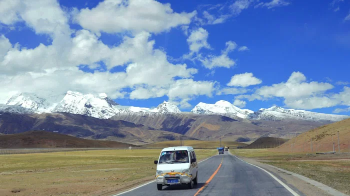 Beijing to Lhasa overland tour