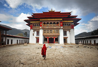 Gangteng Monastery is the only and the biggest Nyingmapa monastery in Bhutan.