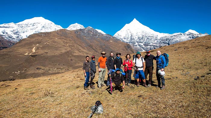 Enjoy the stunning vista of Himalayan peaks in Jhomolhari trek