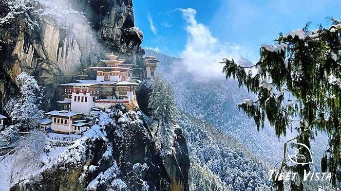 Hike to Tiger&rsquo;s Nest Monastery