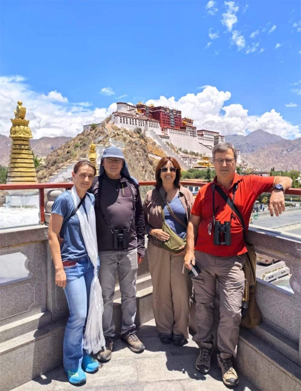 jion our tibet group tour