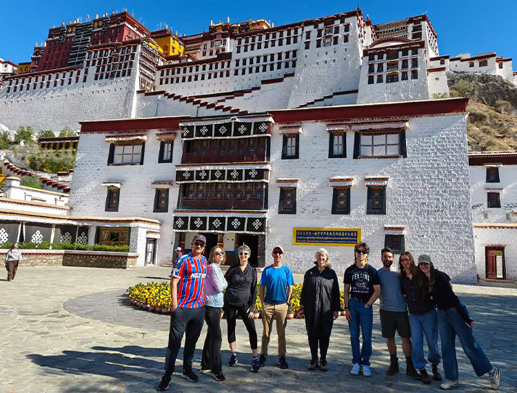Moments of travel in Tibet