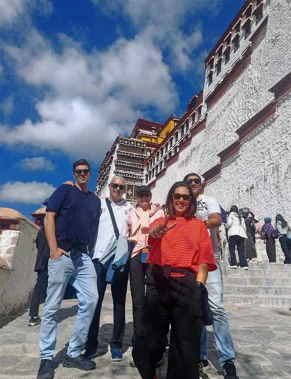 From Lhasa to Everest