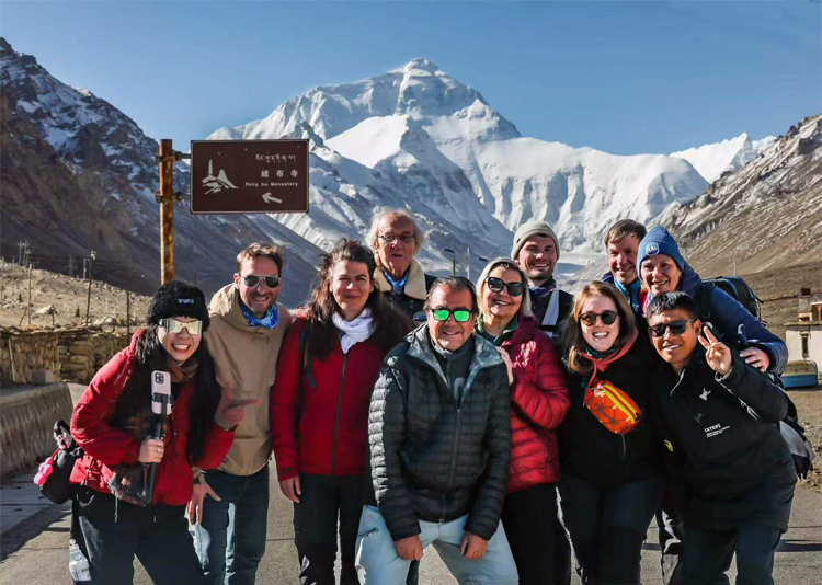From Lhasa to Everest