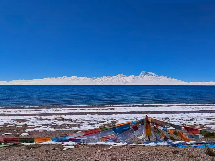 Snowy Beauty of Tibet