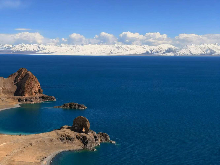 Snowy Beauty of Tibet