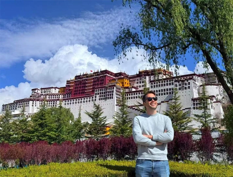 solo traveler to Tibet