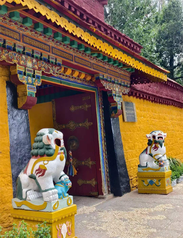 the former summer palace in Lhasa