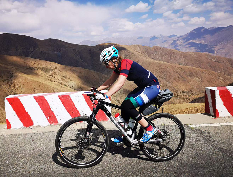 Tibet bike tours