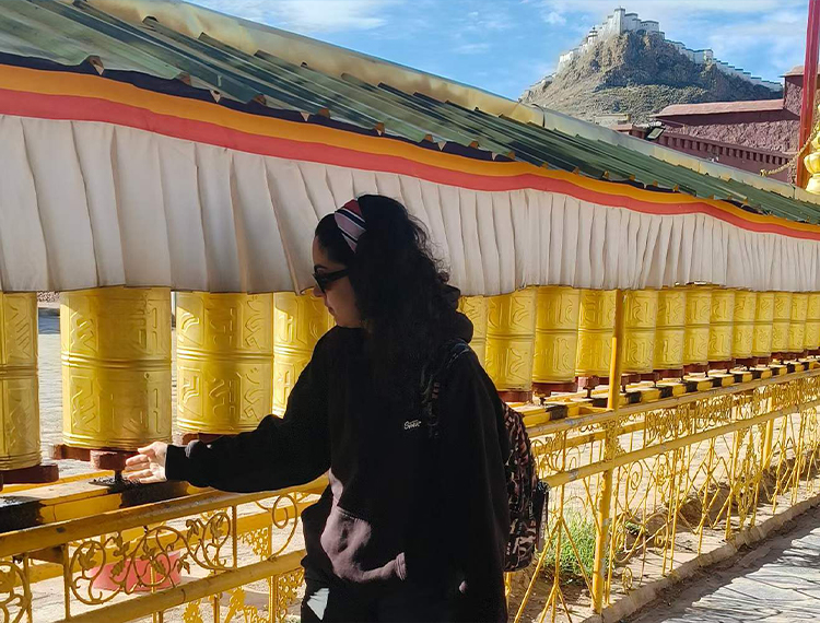 Moments of travel in Tibet