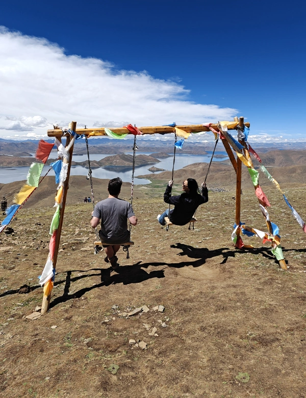 yamdrok lake