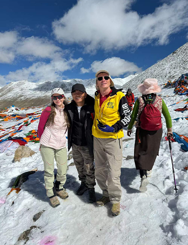 Travel with our dedicated Tibetan guides
