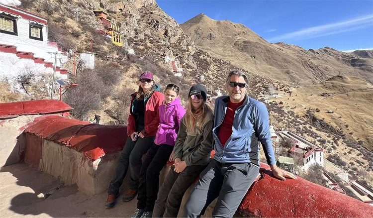 Travel Tibet with your kids