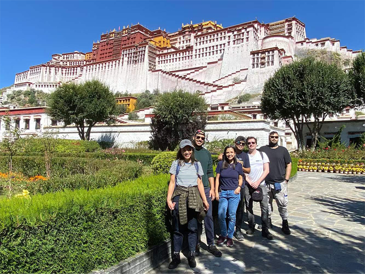 visit the magnificent Potala Palace
