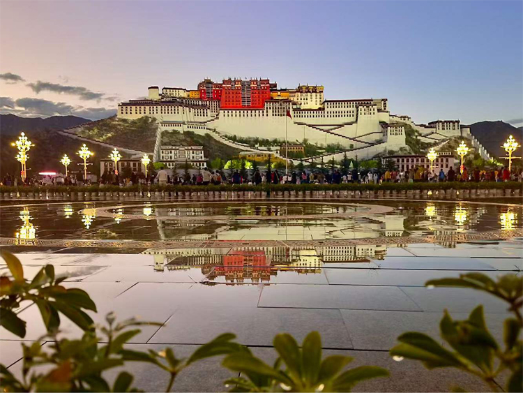 visit the magnificent Potala Palace