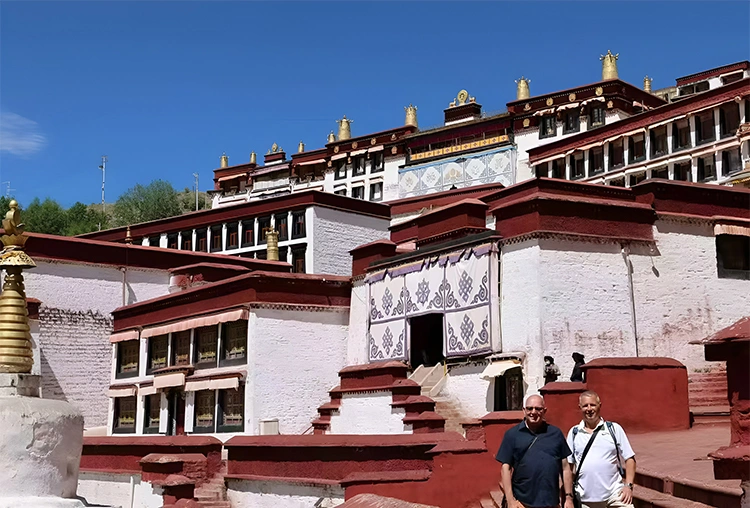 Visit Tibet monastery tour