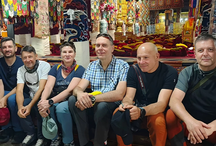 Visit Tibet monastery tour