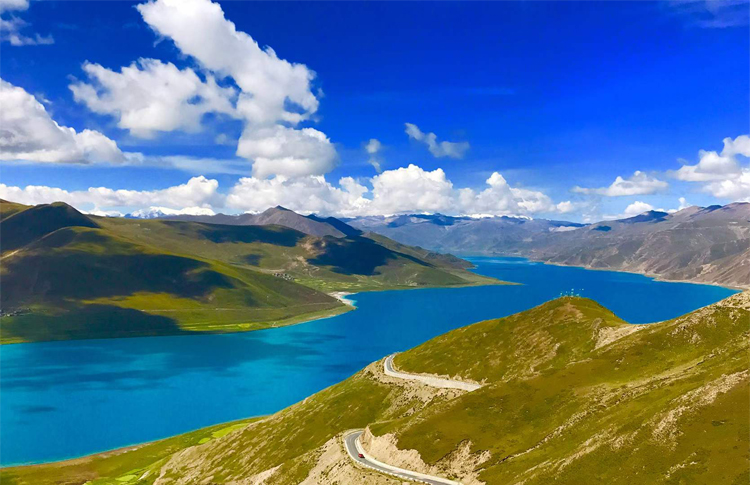 Yamdrok Lake