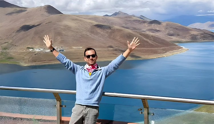 Yamdrok Lake Tour
