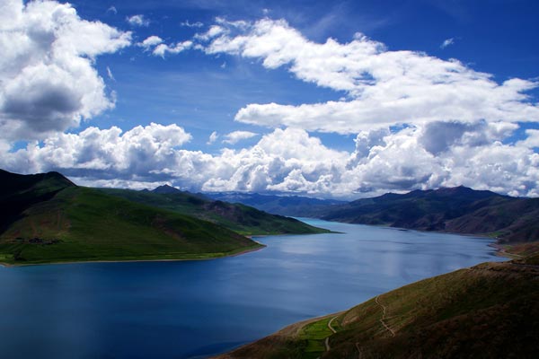 View Yamdrok Lake from Gangbala Pass