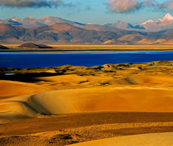 The sand dunes of Yarlong Valley