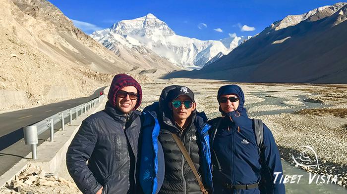 Dressing Warmly to visit Mount Everest in Tibet