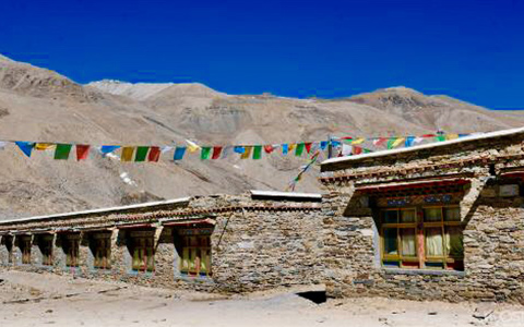 Hotels along the Way from Lhasa to Everest Base Camp