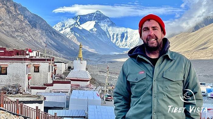 guests at rongbuk monastery