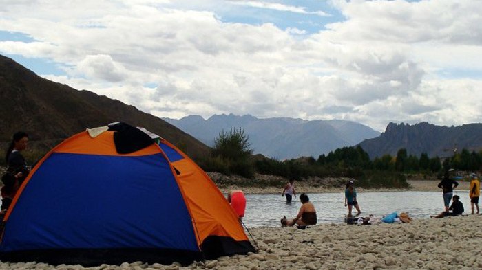 Tibetan Bathing Festival