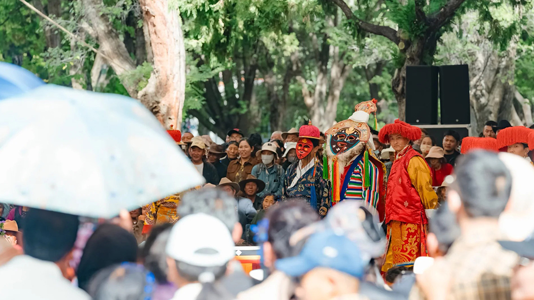 6 Days Lhasa to Yamdrok Lake Tour in Shoton Festival