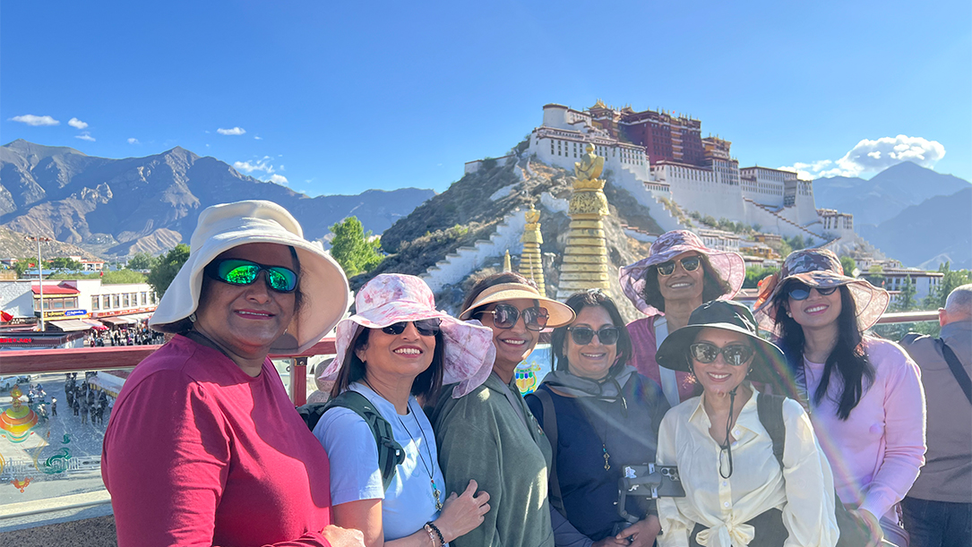 6 Days Lhasa to Yamdrok Lake Tour in Shoton Festival